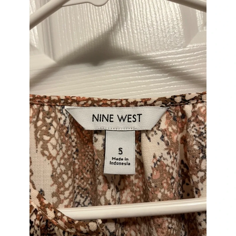 NWT Nine West Brown Snake Print Button Long Sleeve Blouse Top. Womens Size Small